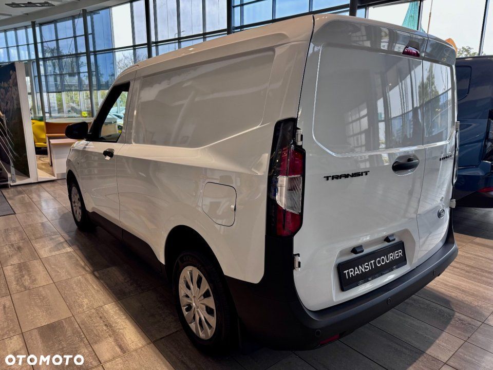 Ford Transit Courier - 4
