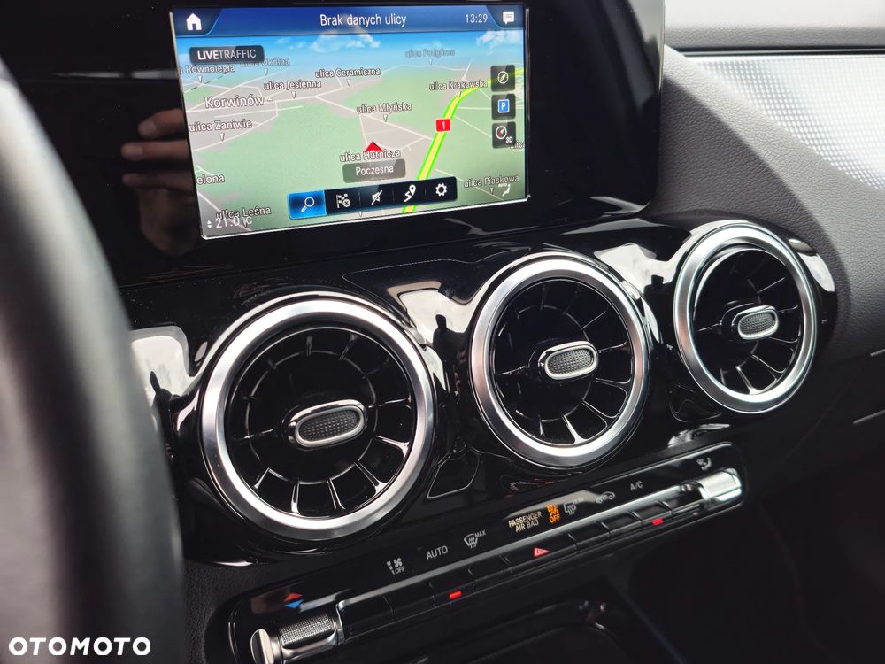 Mercedes-Benz GLA 200 Progressive - 15