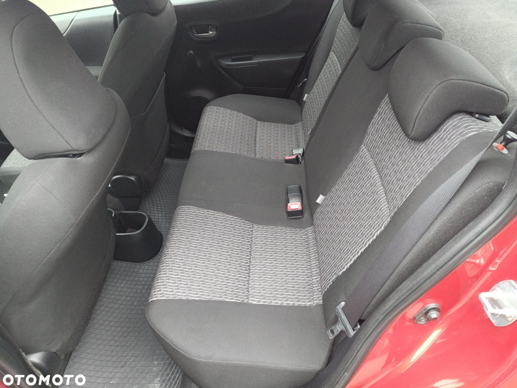 Toyota Yaris 1.33 Premium - 11