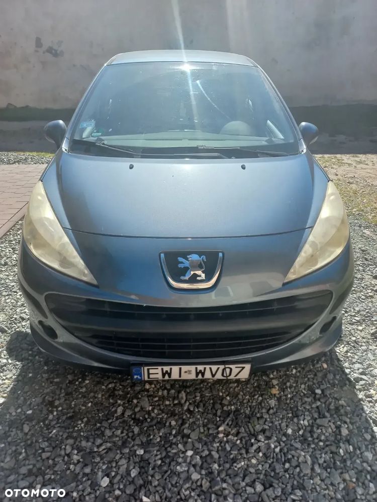 Peugeot 207 - 1