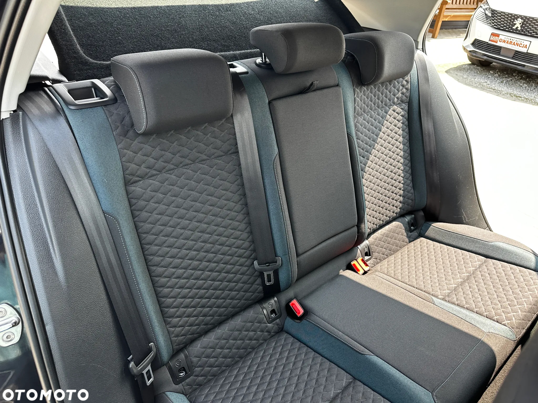Volkswagen Golf - 25