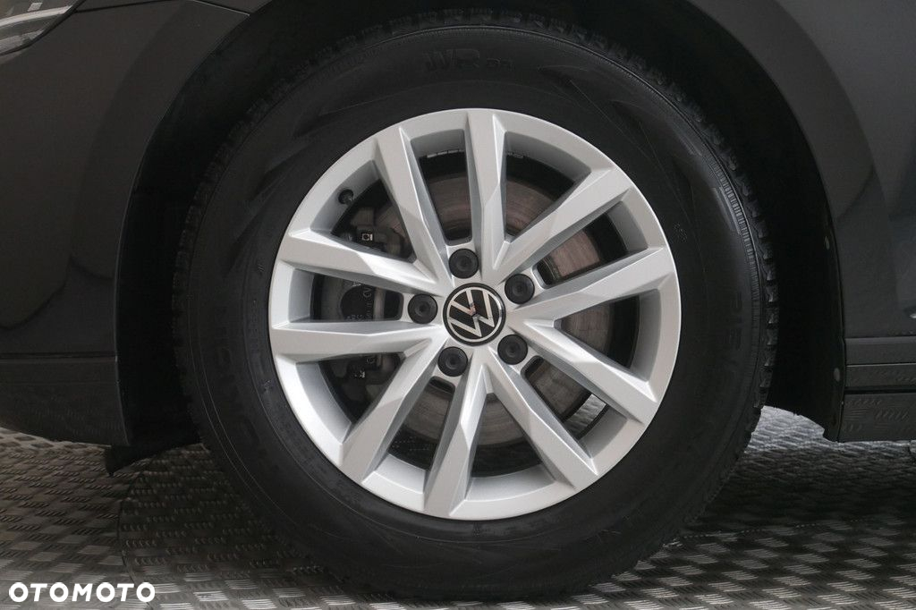 Volkswagen Passat - 14