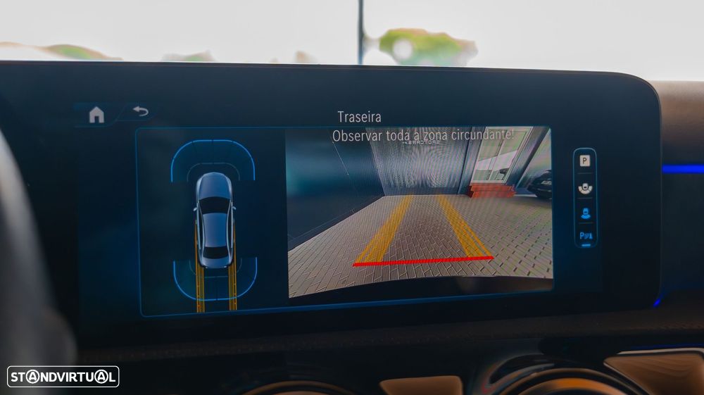 Mercedes-Benz A 250 Limousine e AMG Line - 14