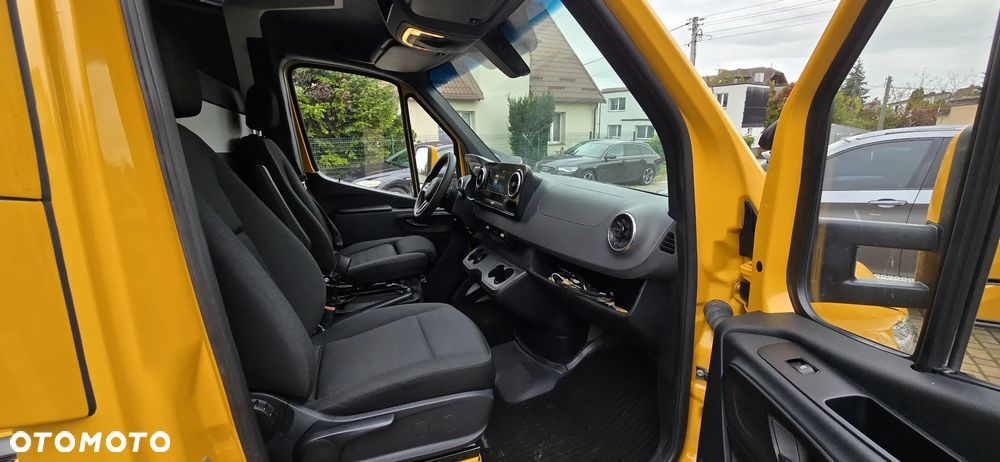 Mercedes-Benz Sprinter 319 - 5