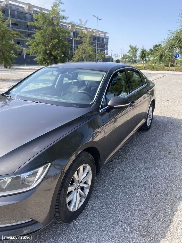 VW Passat 1.6 TDI Confortline - 11