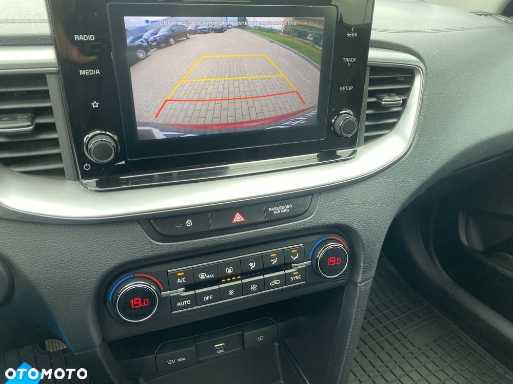 Kia XCeed - 24
