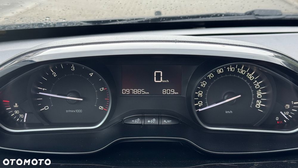 Peugeot 2008 BlueHDi 100 Active - 27