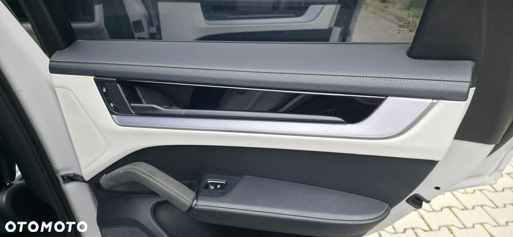 Porsche Cayenne - 27