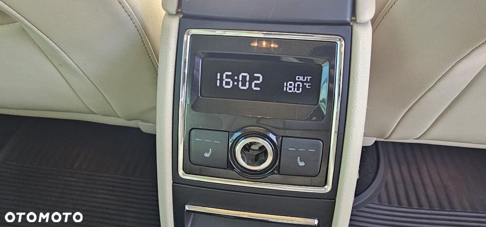 Skoda Superb 1.8 TSI Elegance DSG - 24