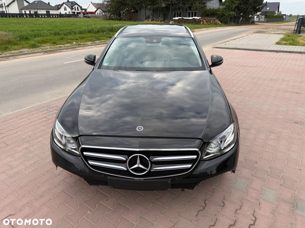 Mercedes-Benz Klasa E 220 d 4Matic 9G-TRONIC Avantgarde - 10