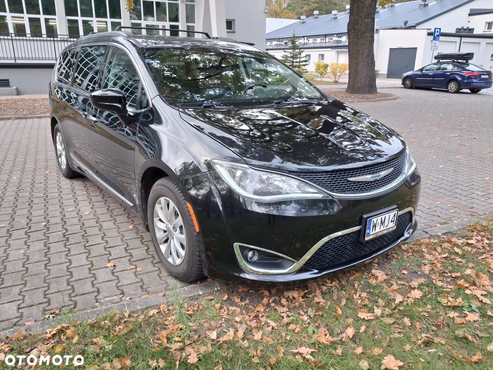 Chrysler Pacifica - 7