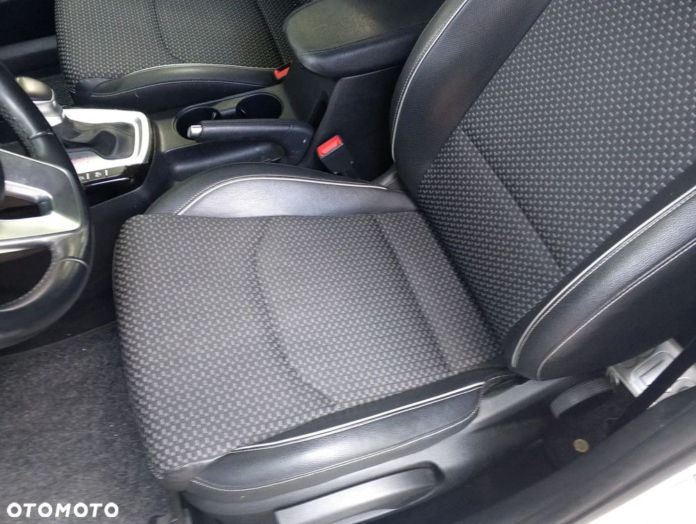Kia Ceed 1.6 CRDi (48V Mild-Hybrid) DCT7 GT Line - 13