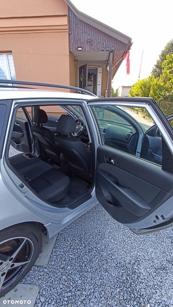 Hyundai i30 1.6 CRDi Comfort - 11