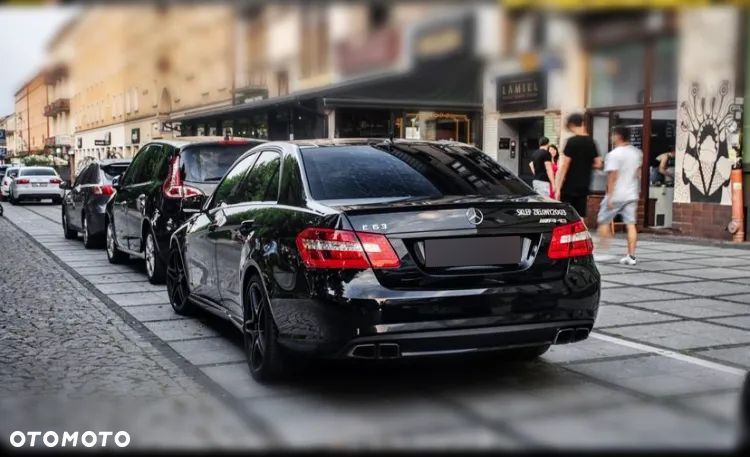 Mercedes-Benz Klasa E 63 AMG - 1