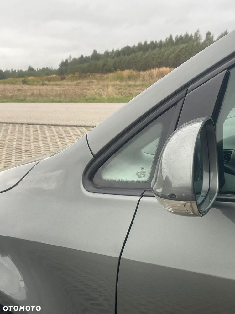 Volkswagen Golf Plus 2.0 TDI Comfortline - 11