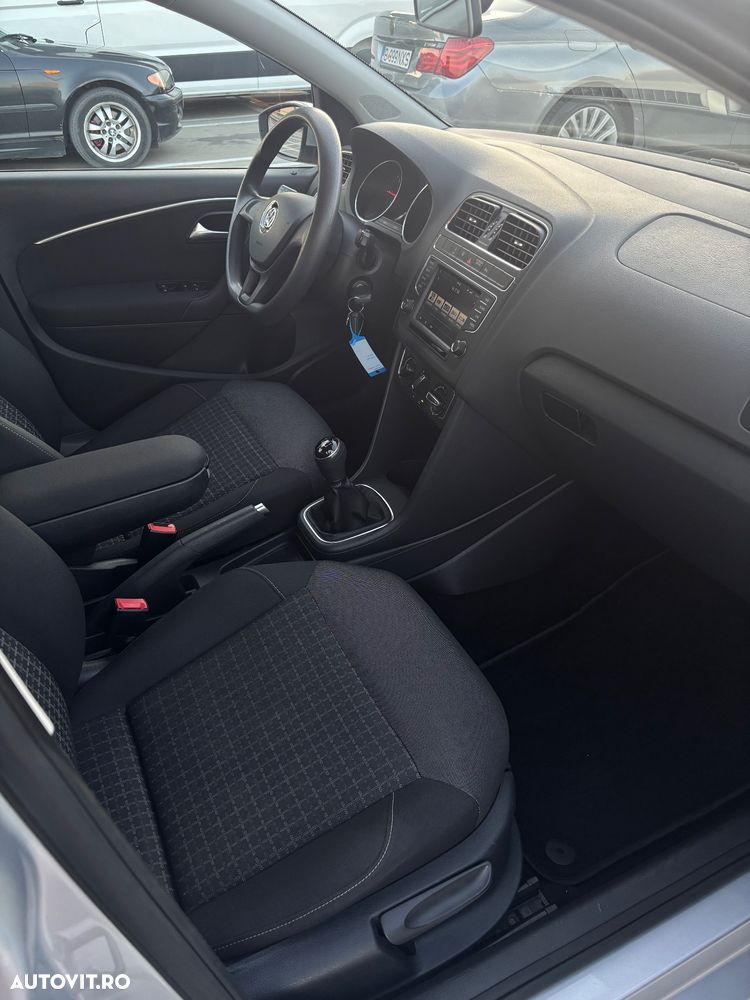 Volkswagen Polo 1.4 TDI (Blue Motion Technology) Comfortline - 14