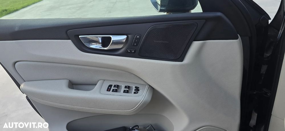 Volvo XC 60 Recharge T6 Twin Engine eAWD Inscription Expression - 11