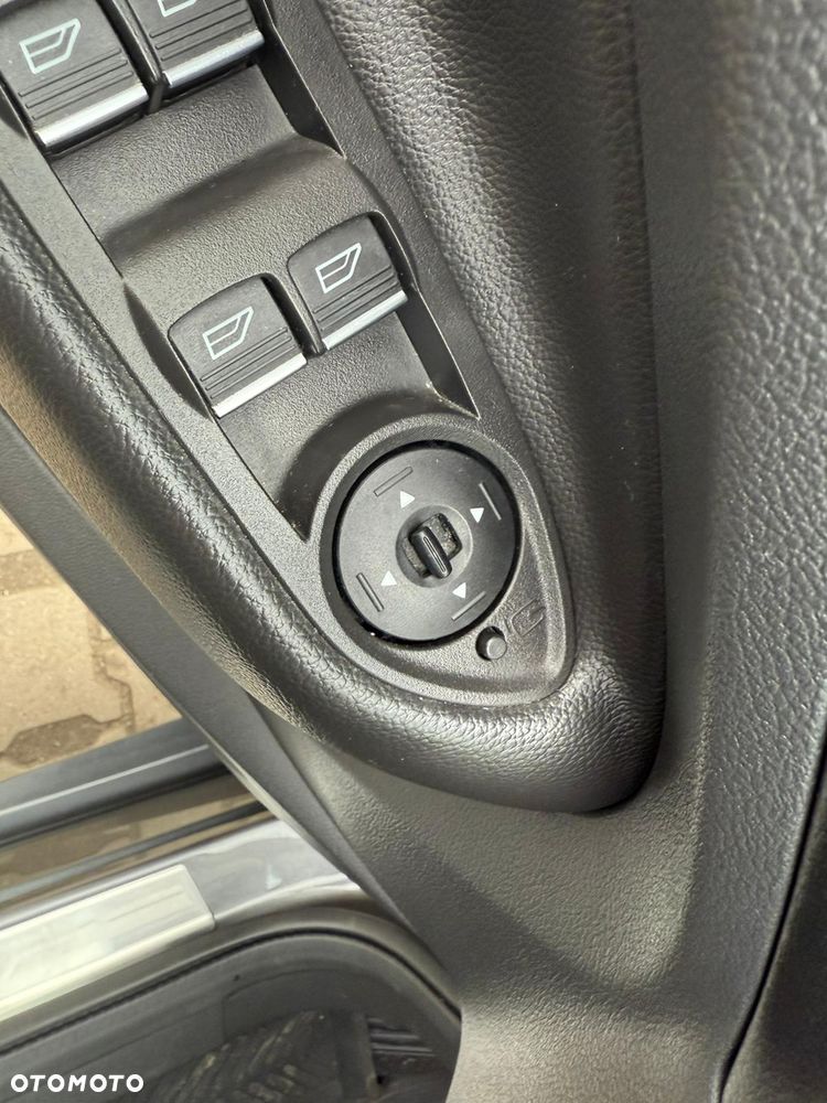 Ford Kuga 2.0 TDCi 4x4 ST-Line - 29