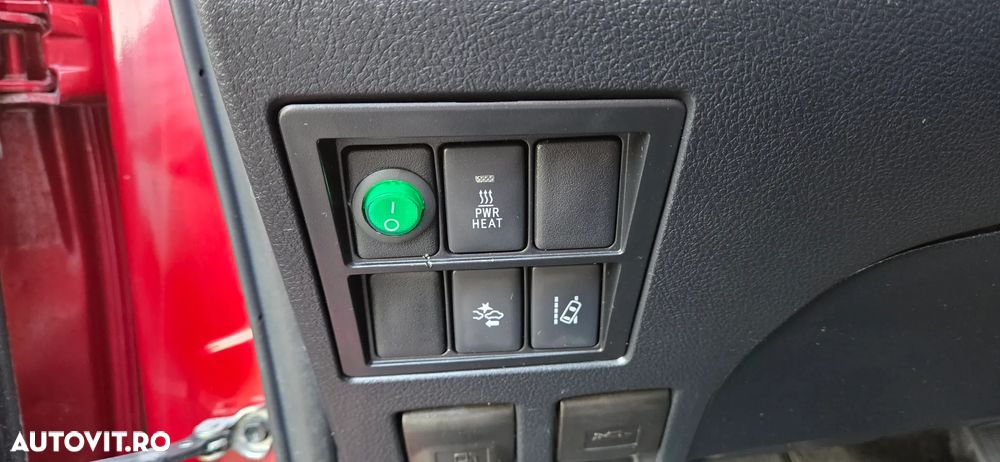 Toyota Hilux 4x4 Double Cab A/T Invincible - 19