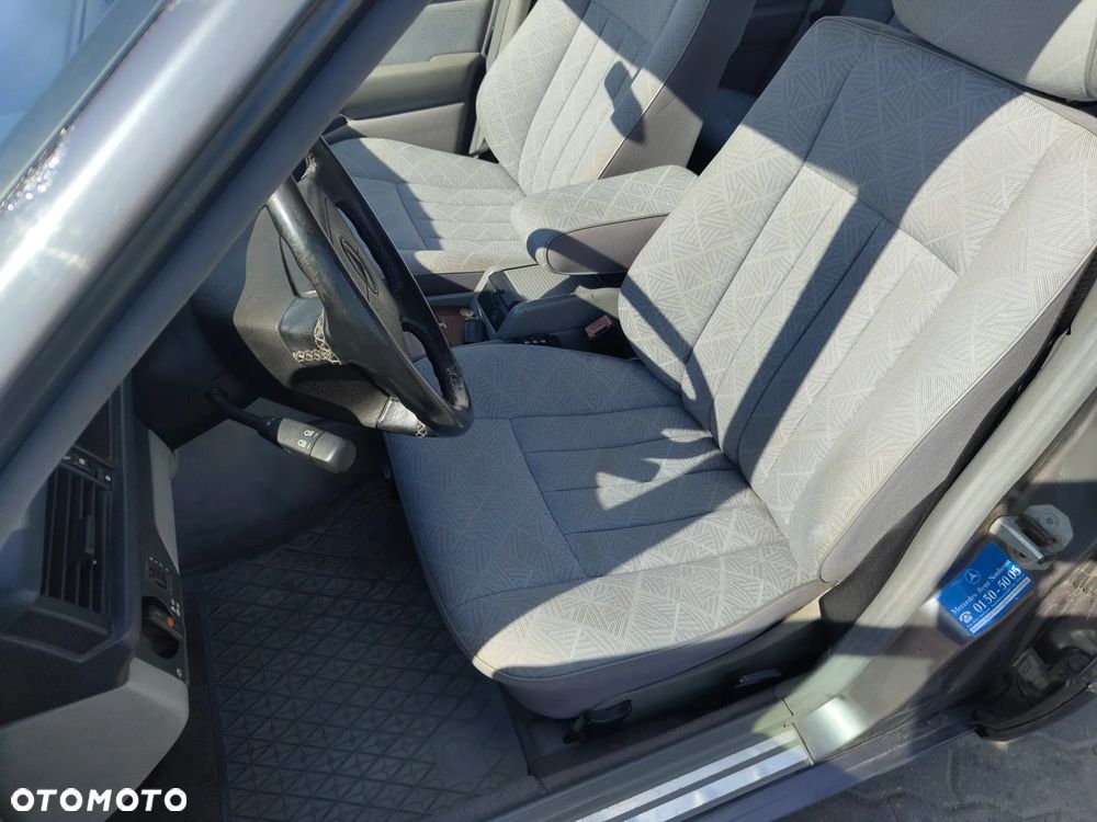 Mercedes-Benz W124 (1984-1993) - 19