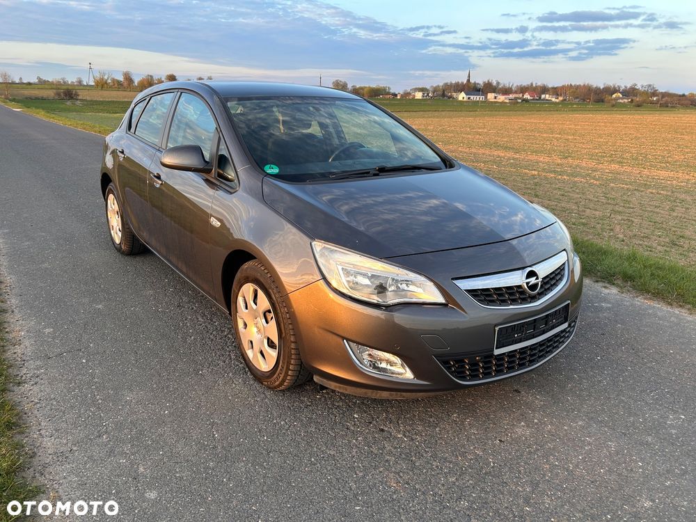 Opel Astra 1.6 Design Edition - 4