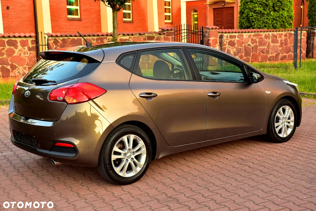 Kia Ceed Cee'd 1.4 L - 10