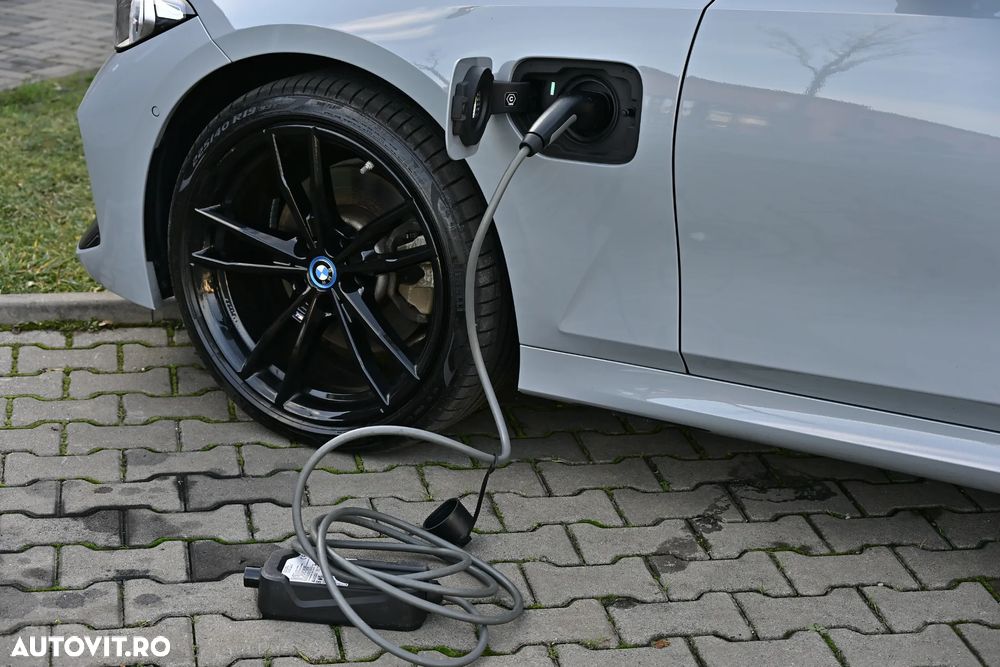 BMW Seria 3 320e Touring xDrive Aut. M Sport - 11