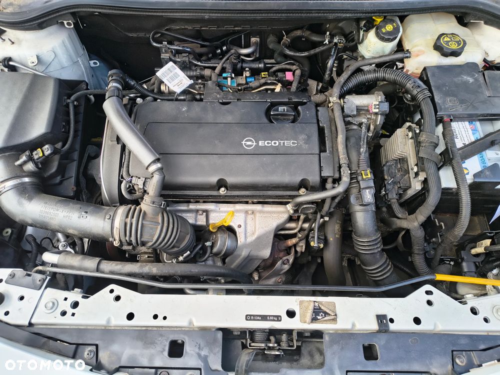 Opel Astra 1.6 Turbo Edition - 8