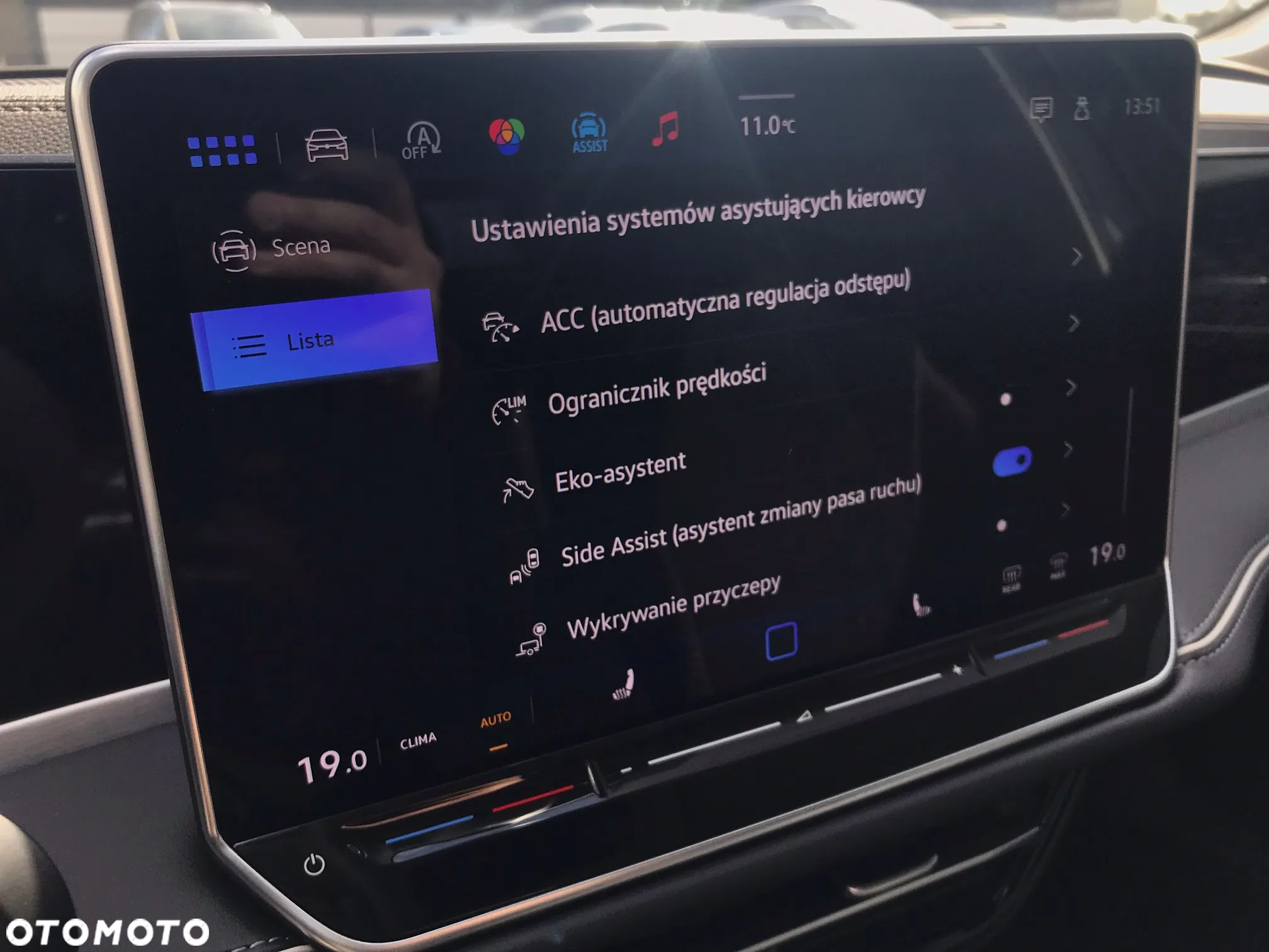Volkswagen Passat - 11