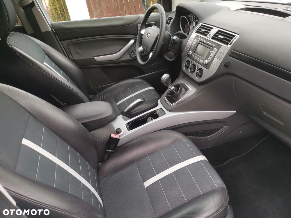 Ford Kuga 2.0 TDCi 2x4 Titanium - 9