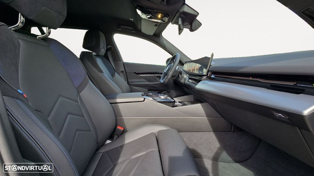 BMW 530 e Pack Desportivo M - 3