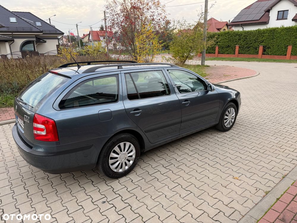 Skoda Octavia 1.6 Combi Ambiente - 14