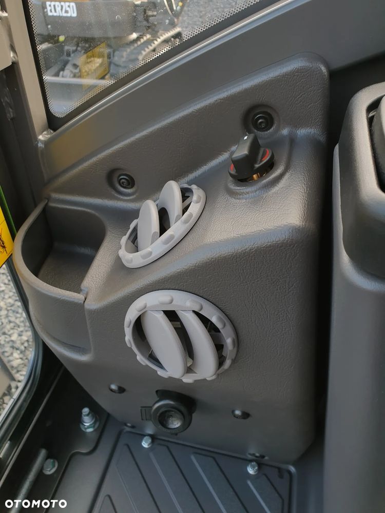 Volvo ECR25D NOWA DOSTĘPNA OD RĘKI, SZYBKOZŁĄCZE, DŁUGIE RAMIĘ, OBRÓT W OBRYSIE - 12