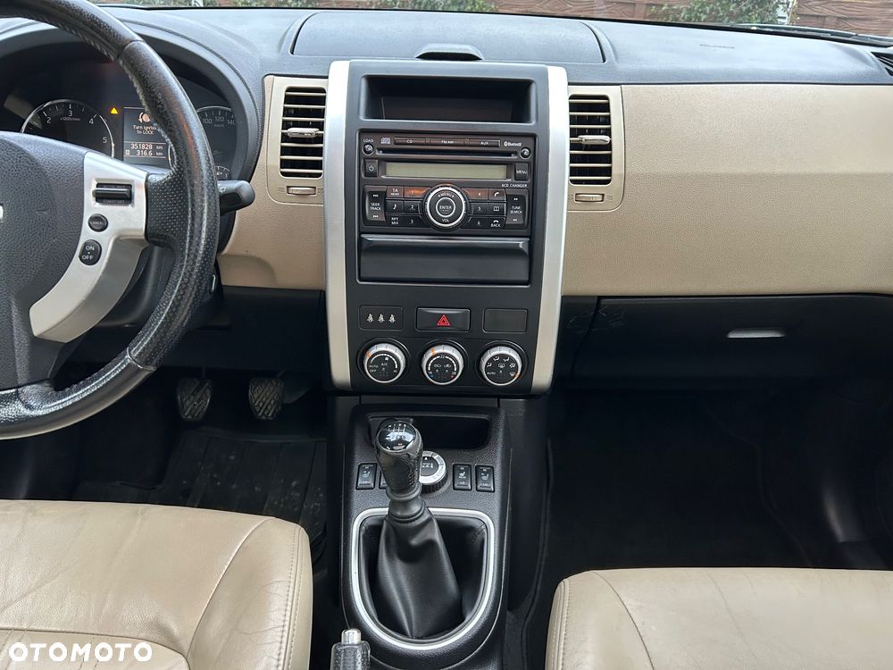 Nissan X-Trail 2.0 dCi 4x4 DPF LE - 34