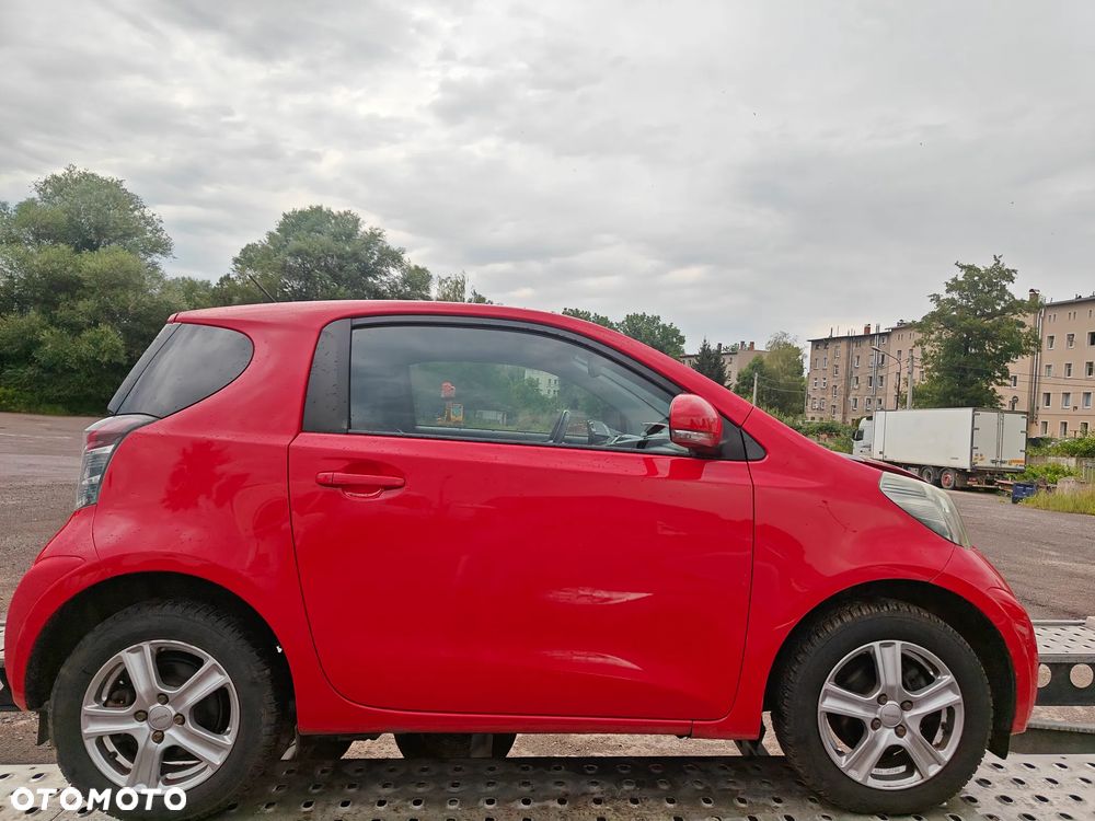 Toyota iQ 1.4 D-4D - 12