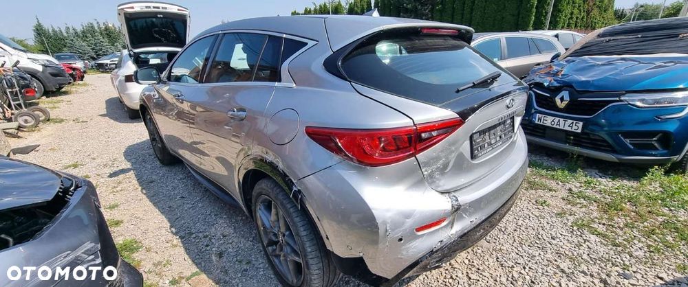 Infiniti Q30 - 5