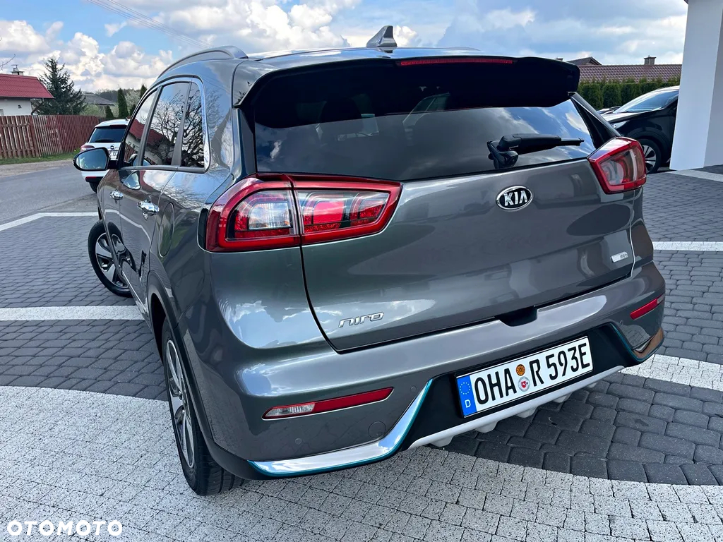 Kia Niro 1.6 GDI Hybrid L Business Line - 17