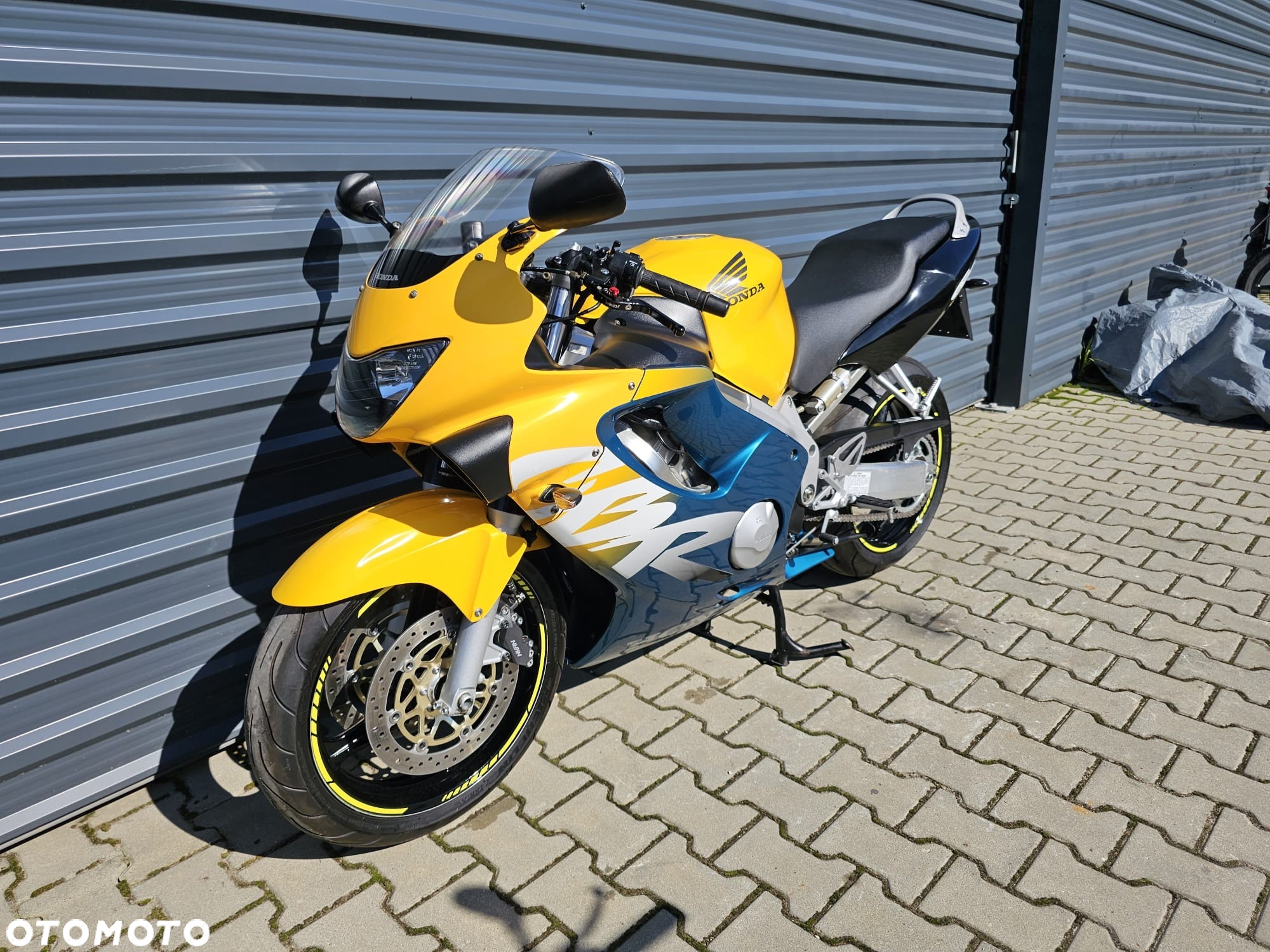 Honda CBR - 3
