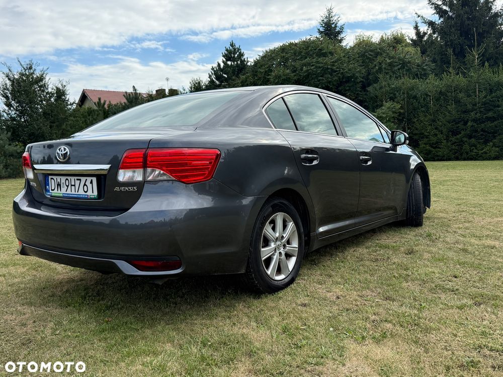 Toyota Avensis 2.0 D-4D Active - 11
