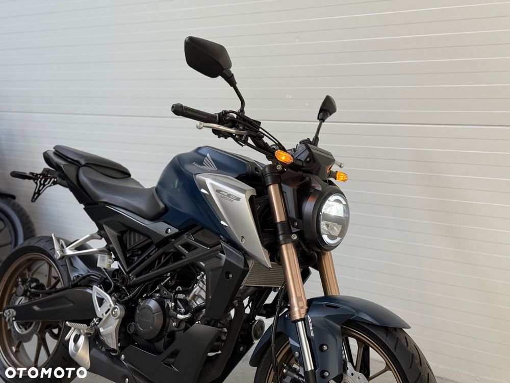 Honda CB - 8