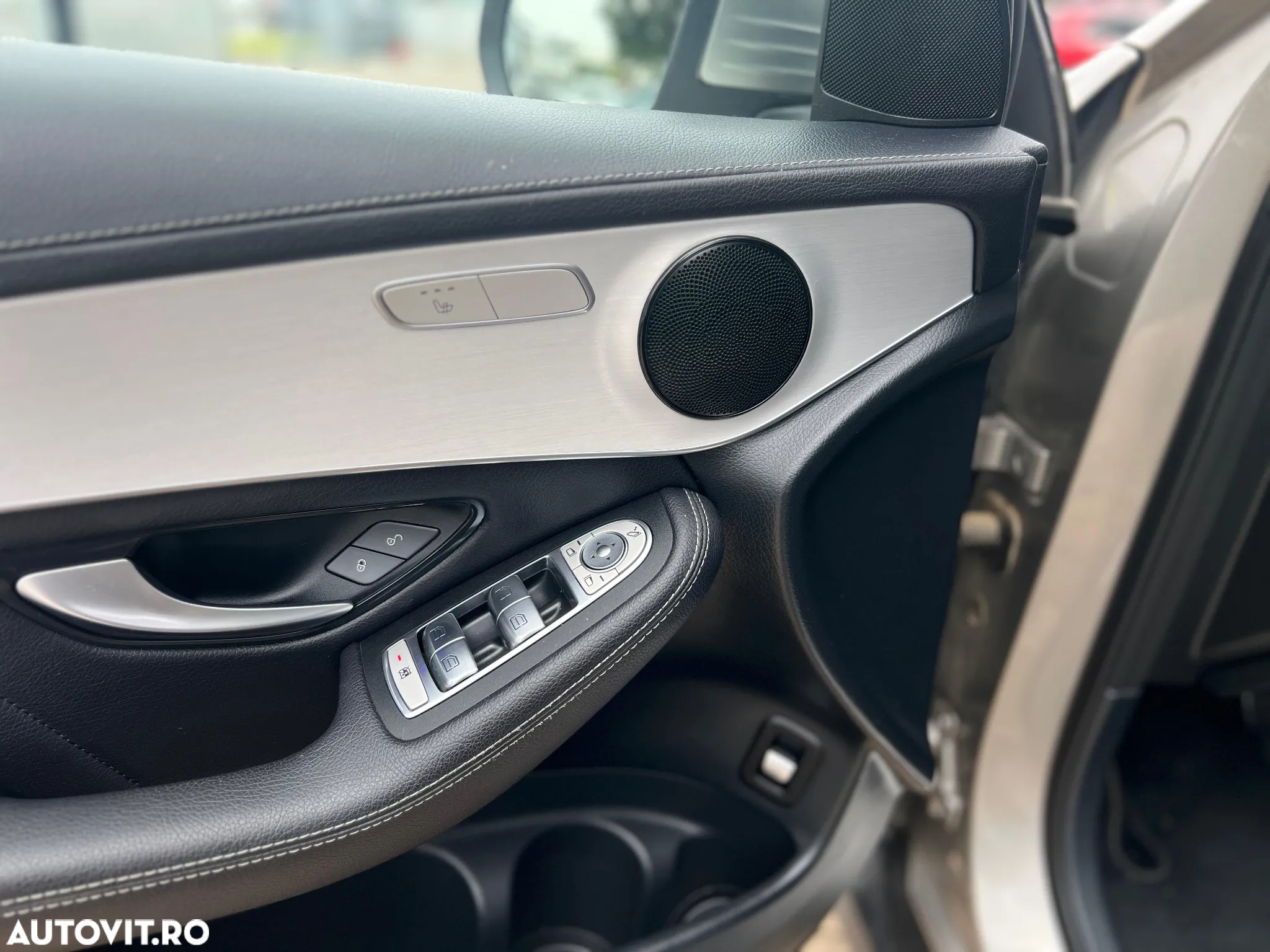 Mercedes-Benz GLC 220 d 4MATIC - 11