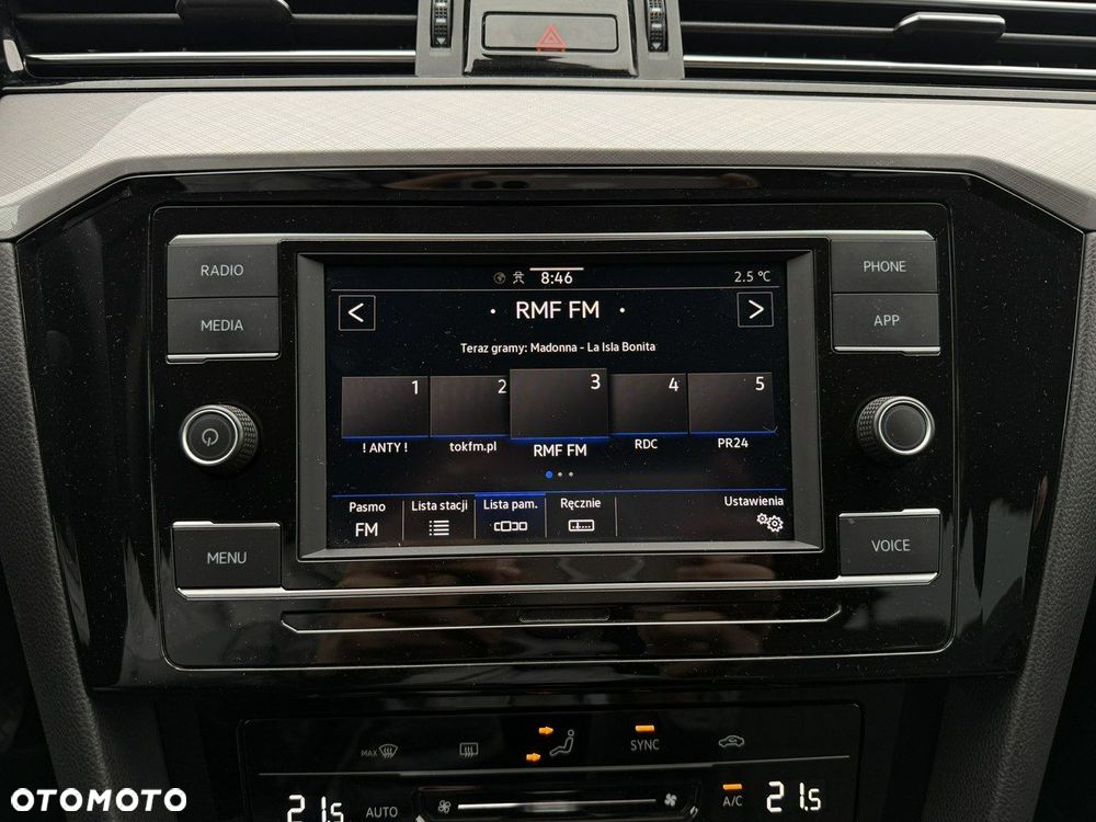 Volkswagen Passat - 12