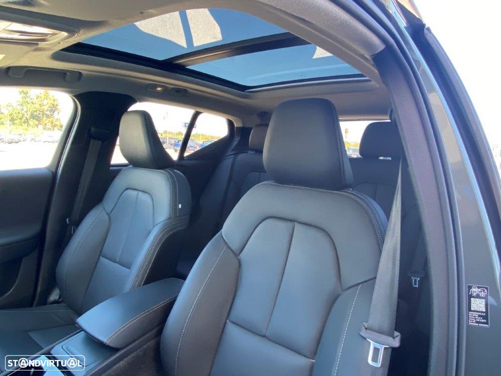 Volvo XC 40 2.0 B3 Plus Dark - 13