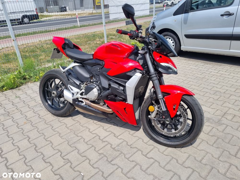 Ducati Streetfighter V2 - 13