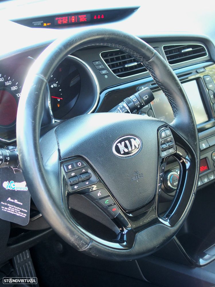 Kia Ceed - 11