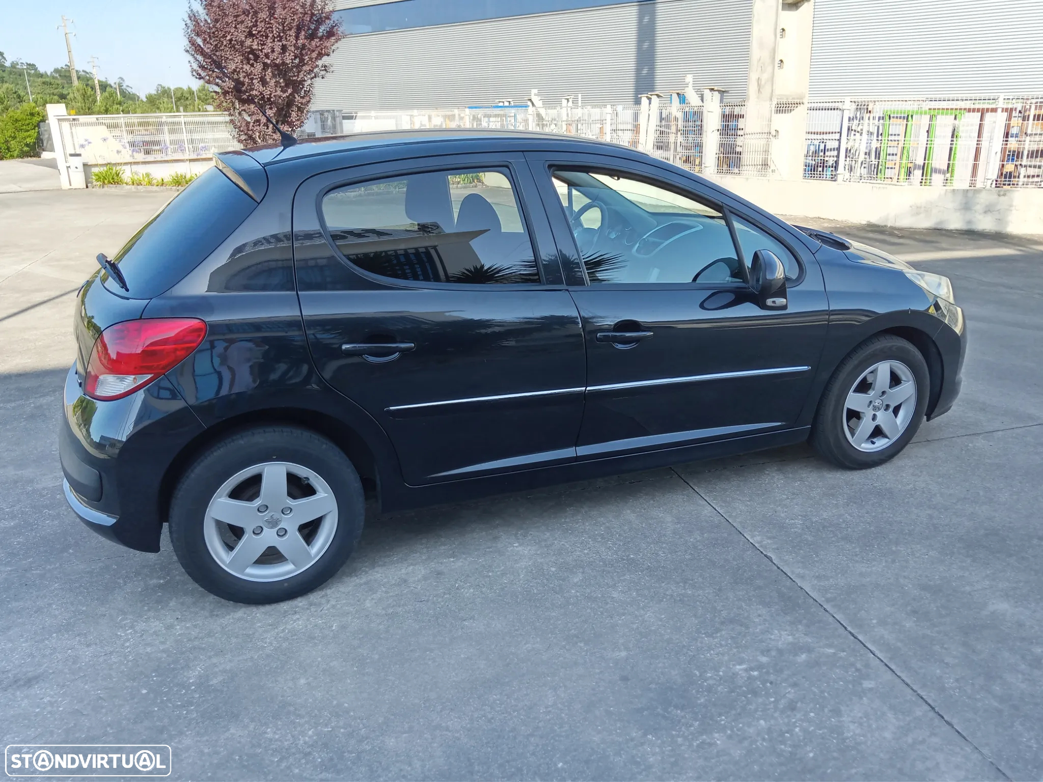 Peugeot 207 1.4 16V Trendy - 4