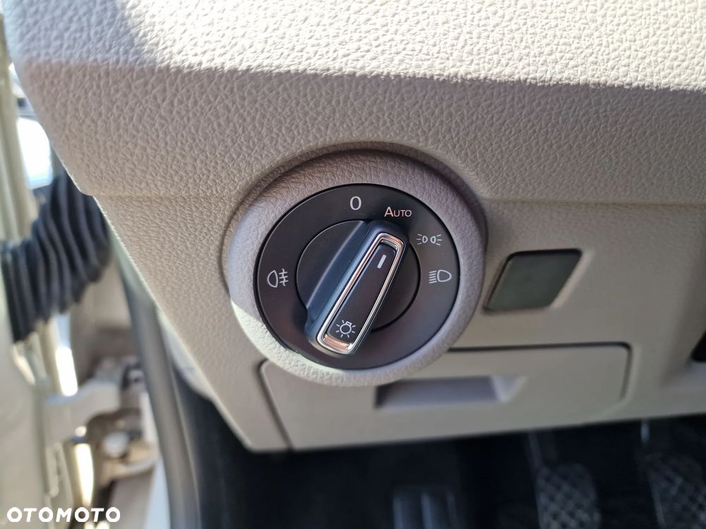 Volkswagen Caravelle - 26