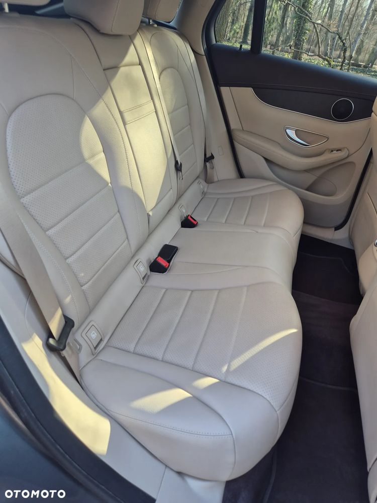 Mercedes-Benz GLC - 25