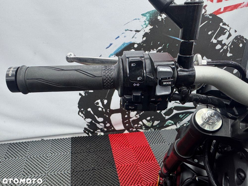 Yamaha MT - 24