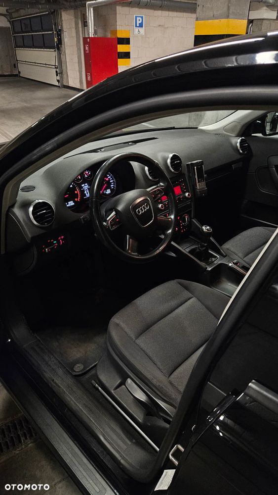 Audi A3 Sportback 1.6 TDI DPF Attraction - 10